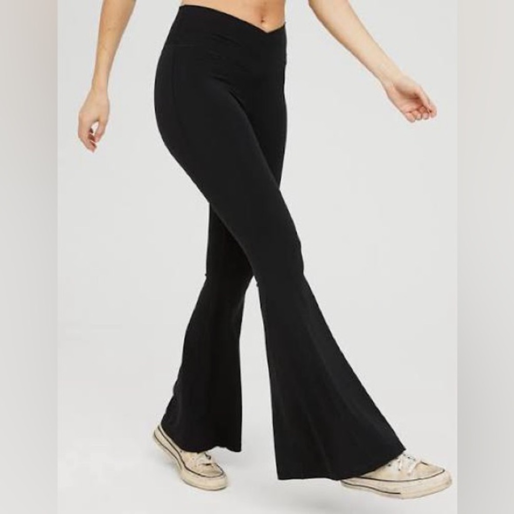 OFFLINE By Aerie Real Me High Waisted Crossover Flare Legging